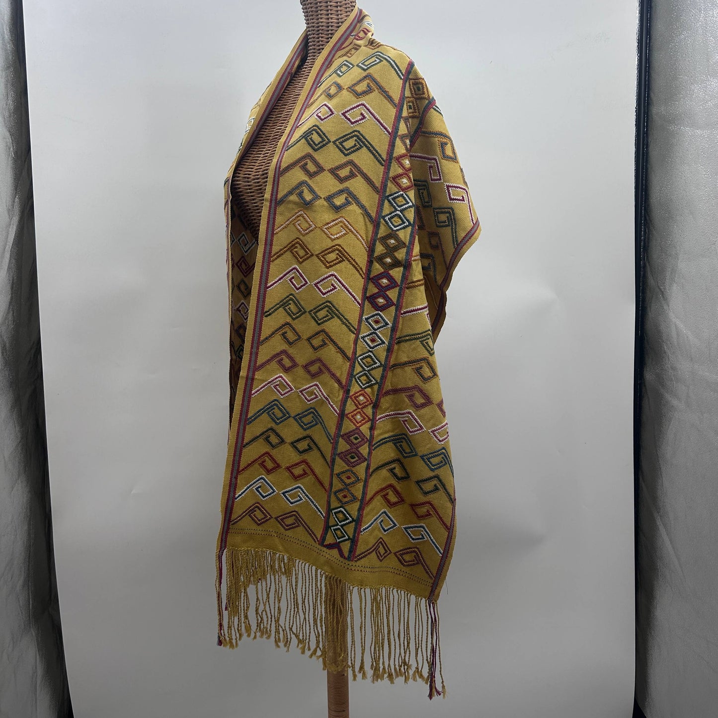 Pua Kumbu : Pako Kelindang