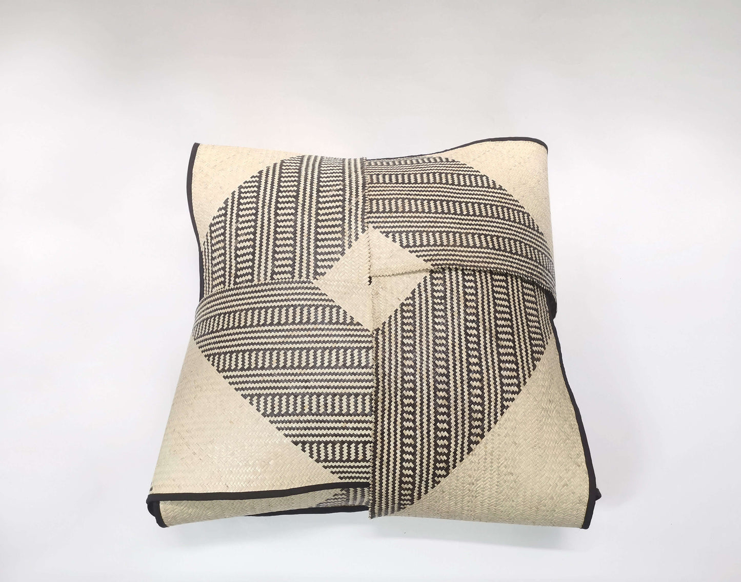 Ketupat Pouf