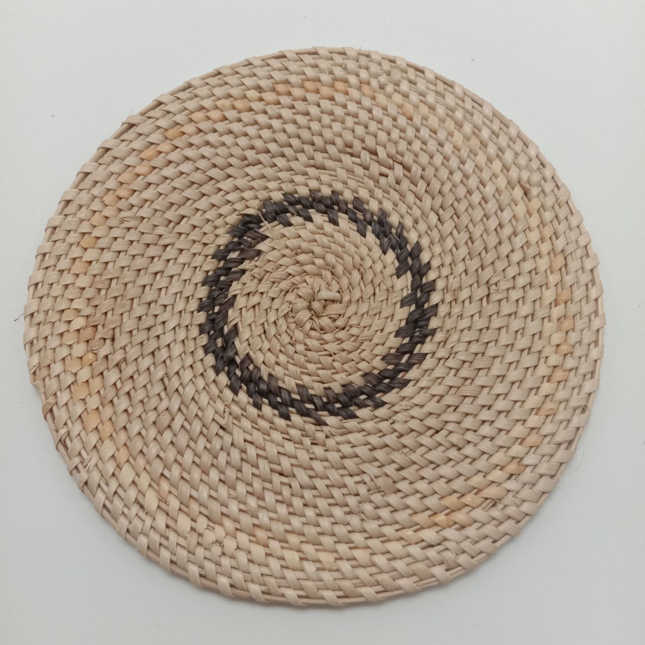 RATTAN PLATE L 190325 Y DL 001
