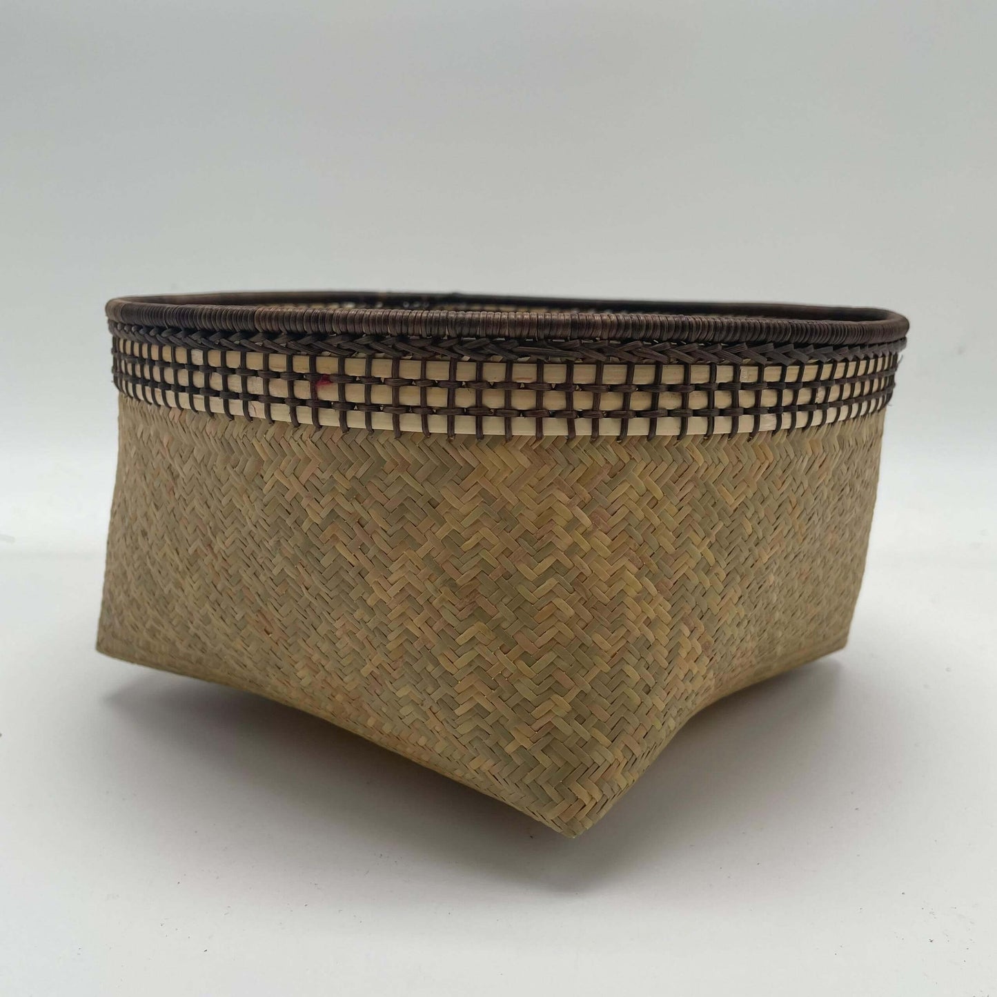 Bakul Bembam OV 280924 X CT 001