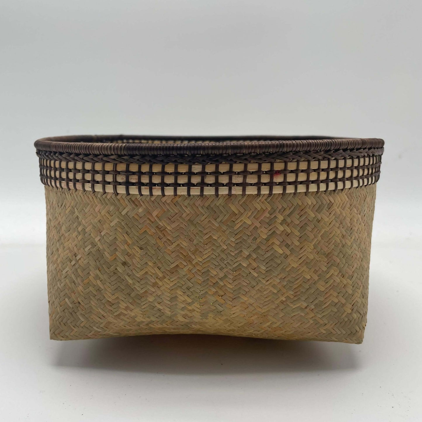 Bakul Bembam OV 280924 X CT 001