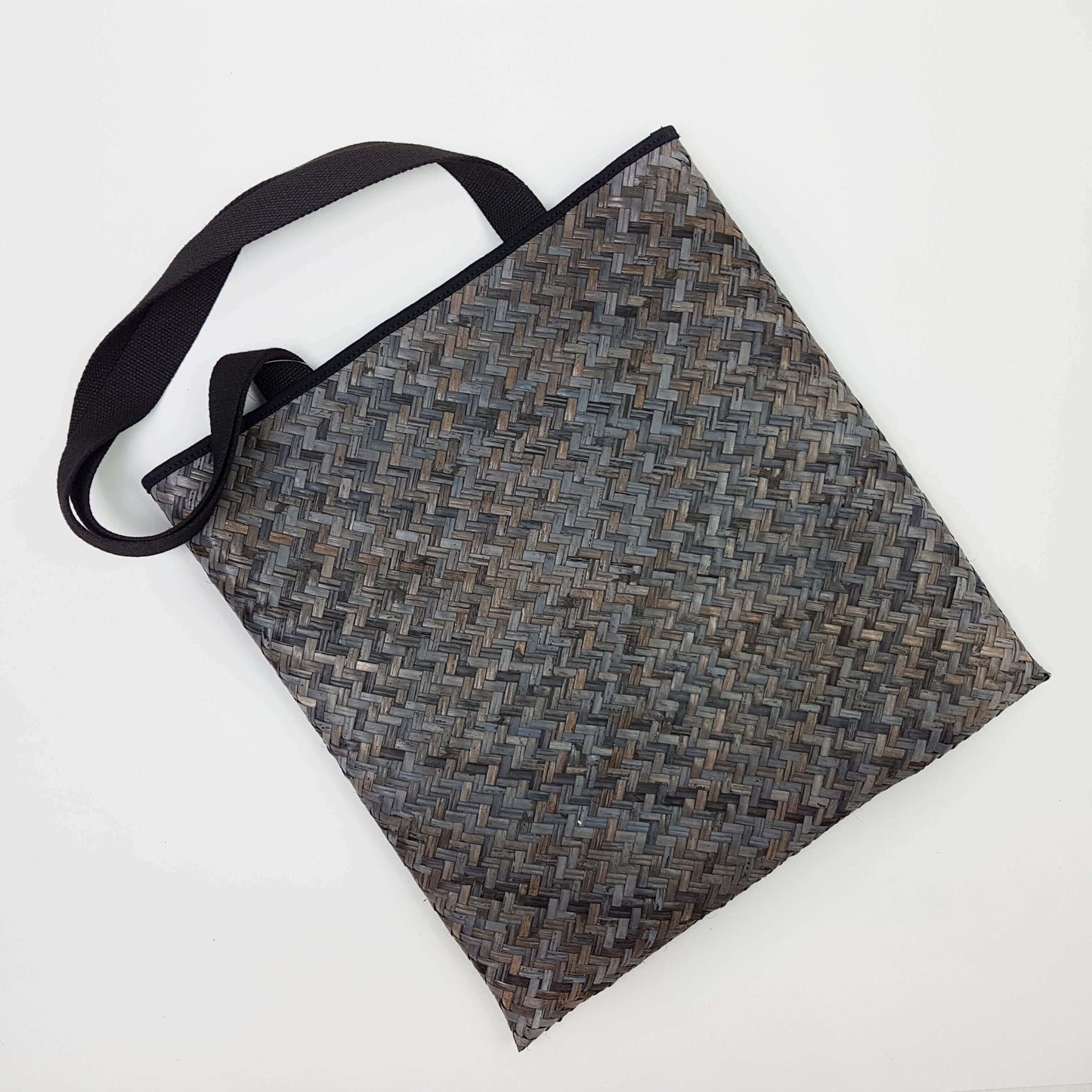 BLACK XL Tote 3