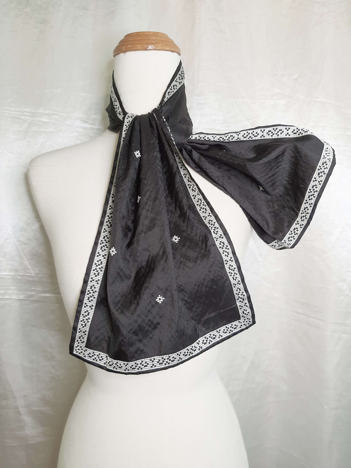 RANEE'S CLOTH Neck Scarves