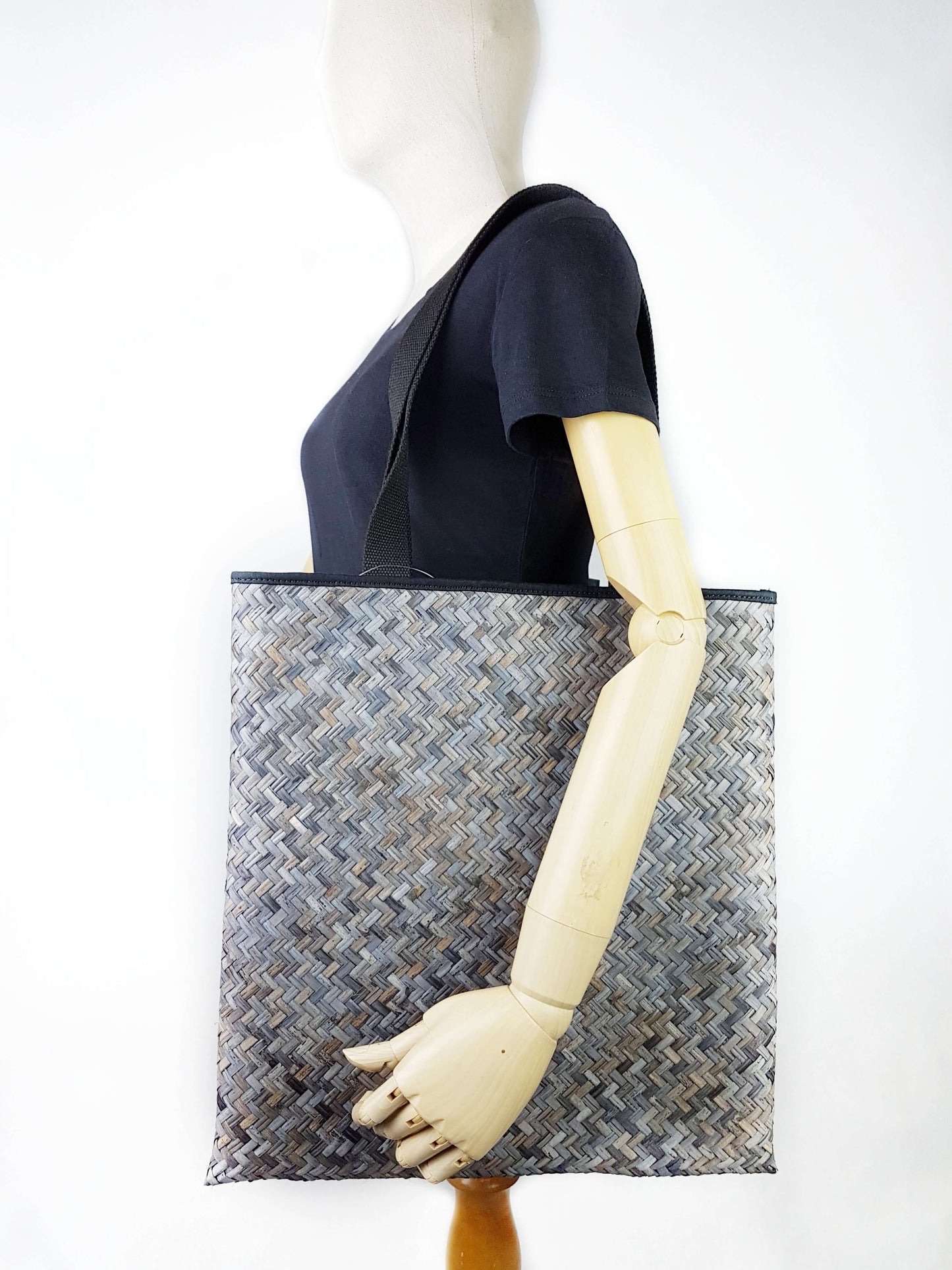 BLACK XL Tote 3