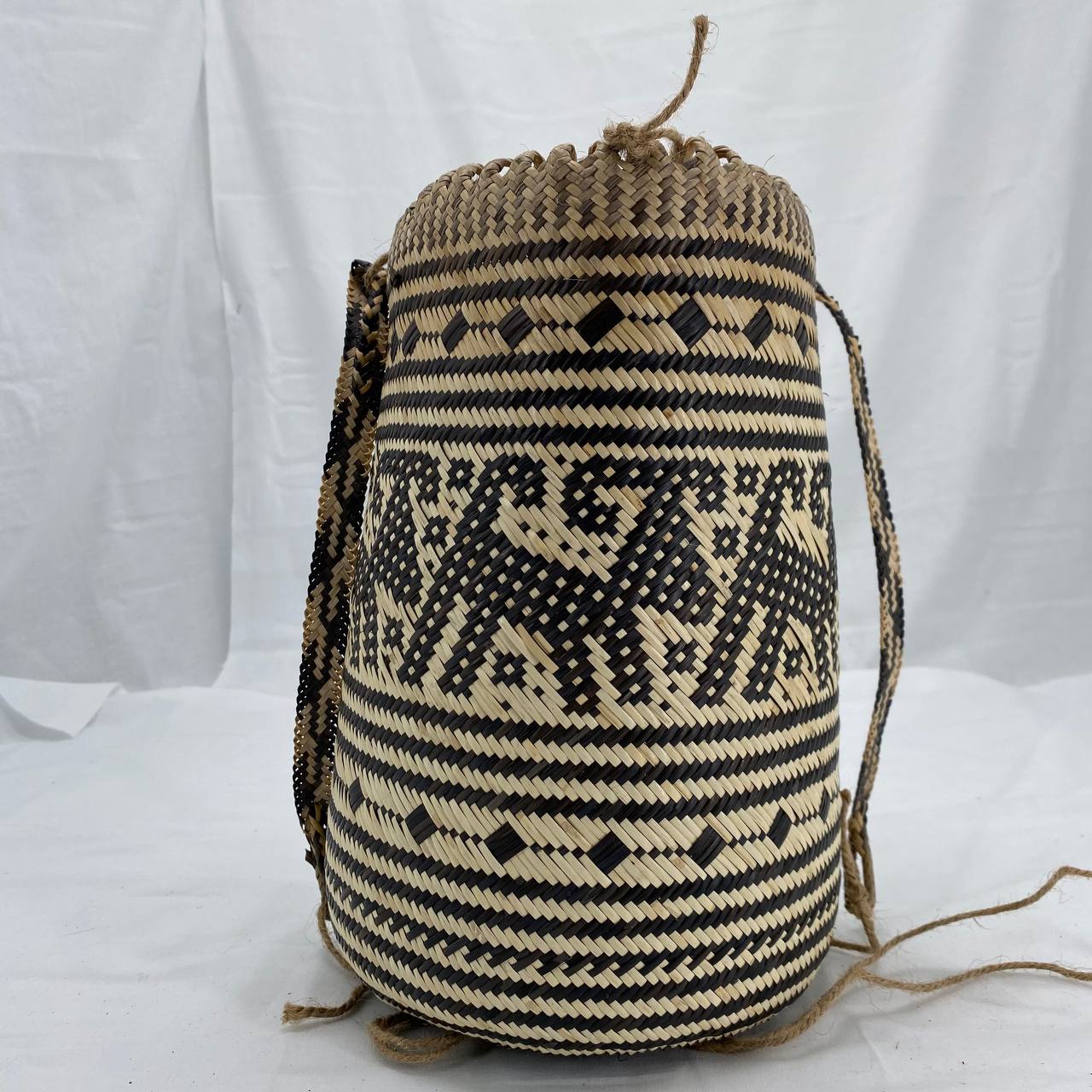 Belanyat Design 16