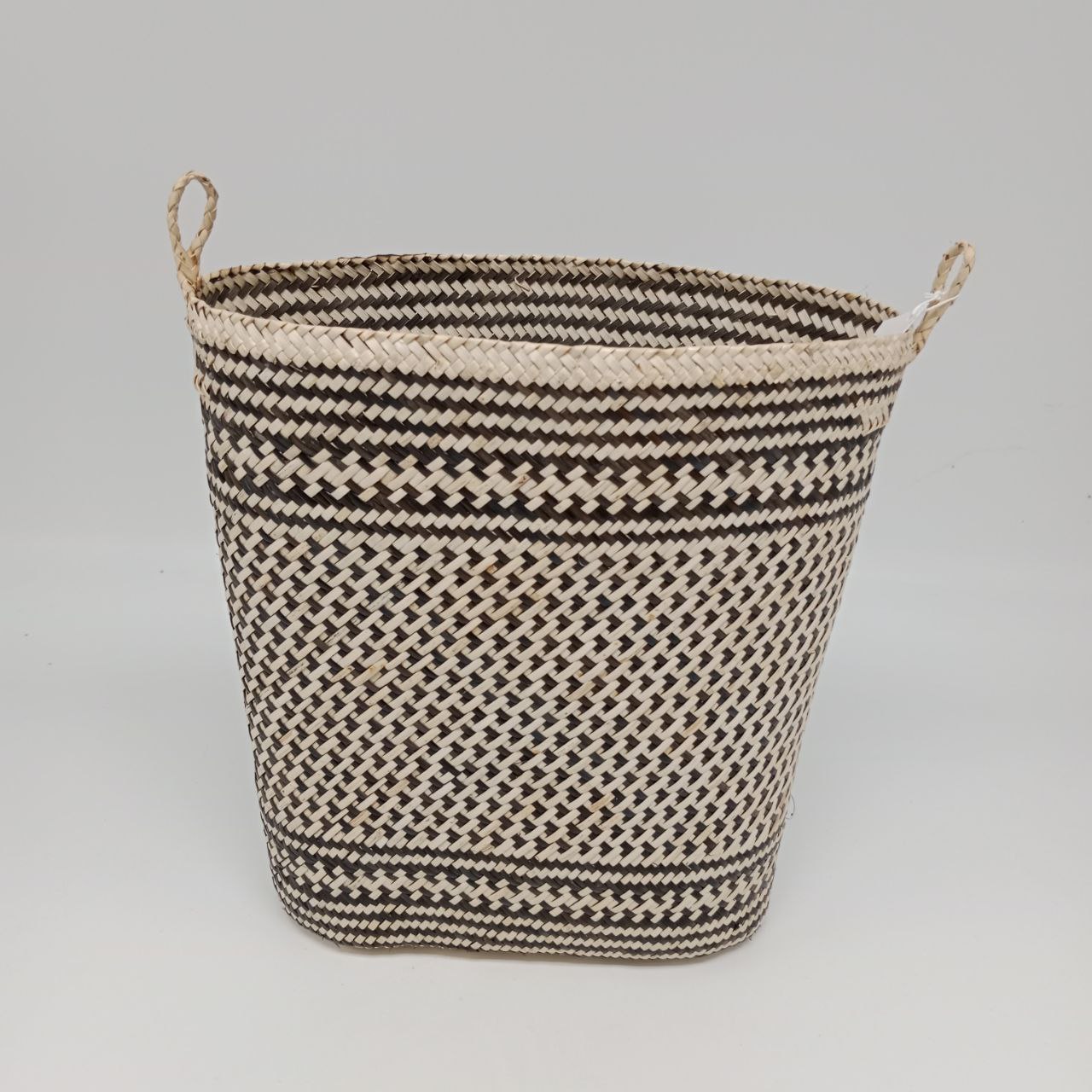 RATTAN OVAL BELANYAT BAG