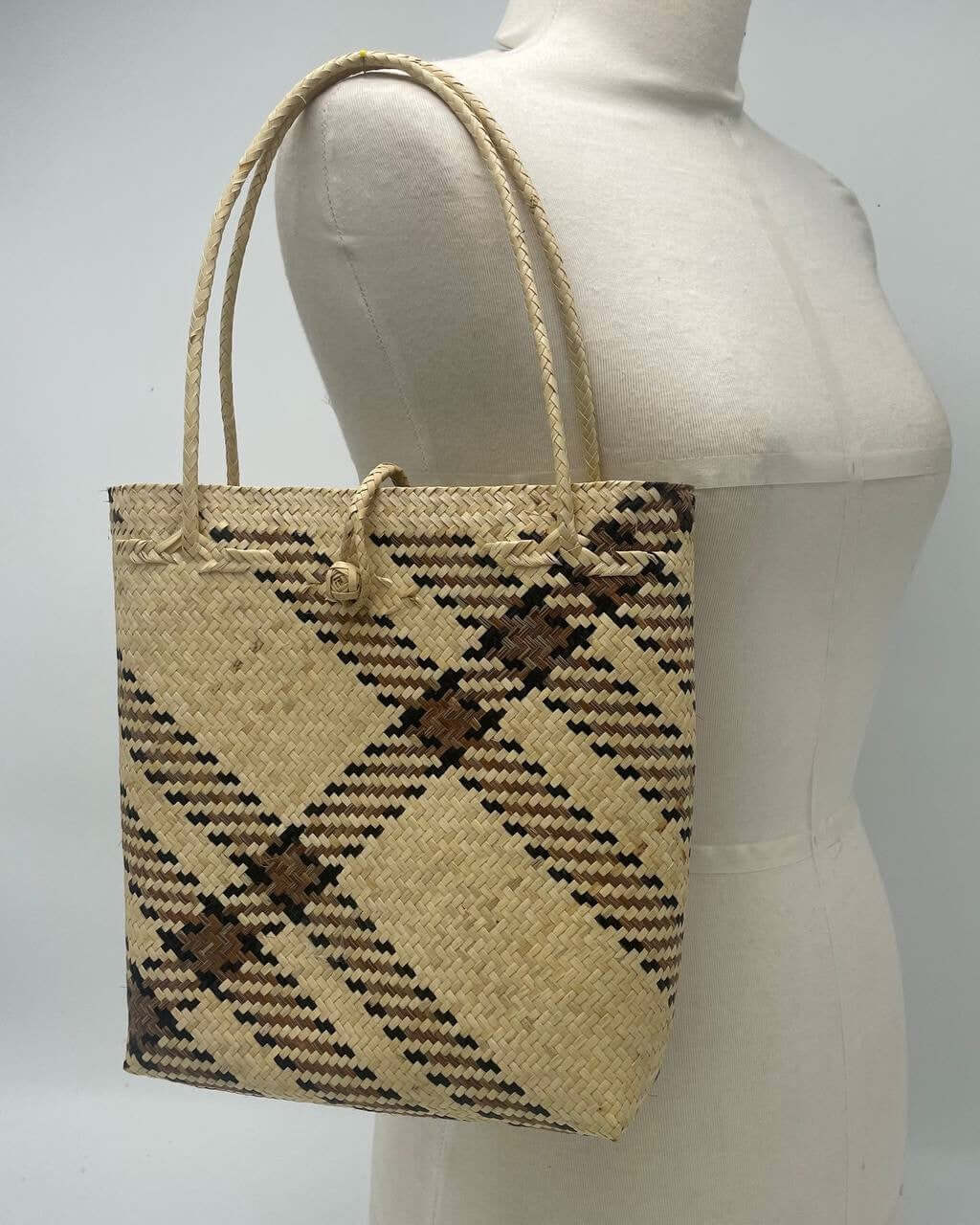 RATTAN HANDBAG