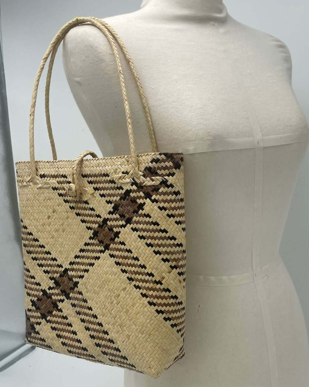RATTAN HANDBAG