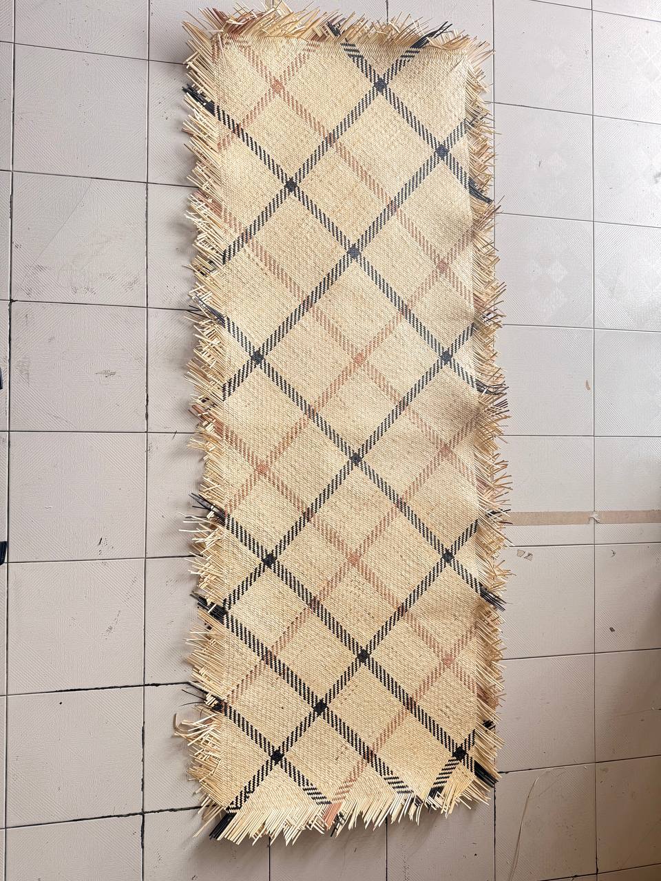 UNFINISHED RATTAN MAT DESIGN 1