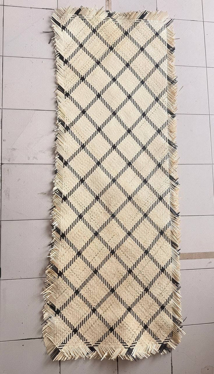 UNFINISHED RATTAN MAT 003
