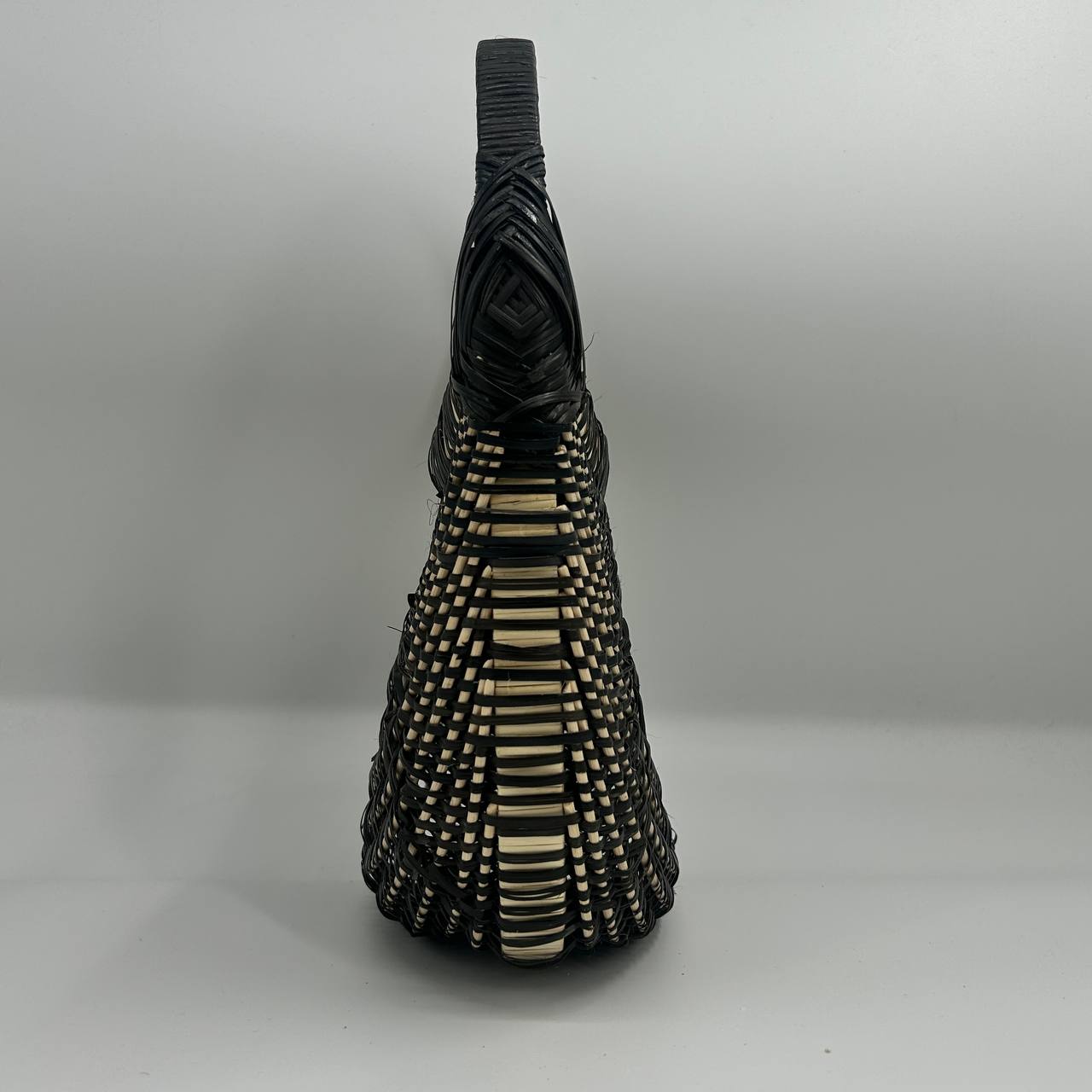BUSAQ RATTAN BAG