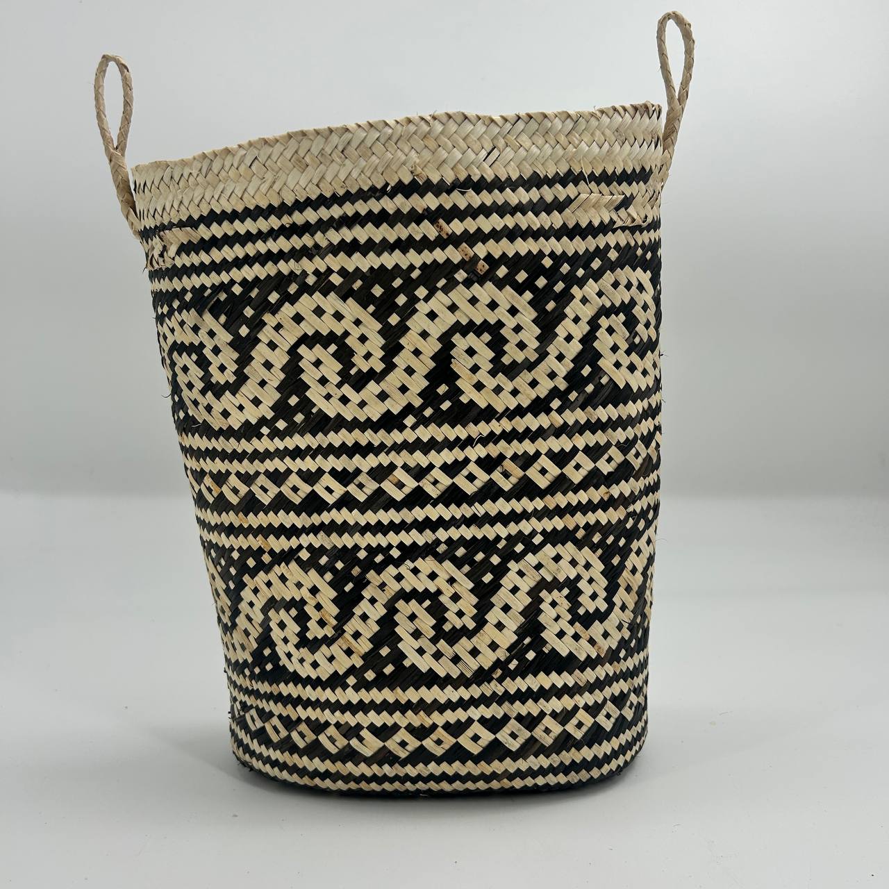 OVAL BELANYAT