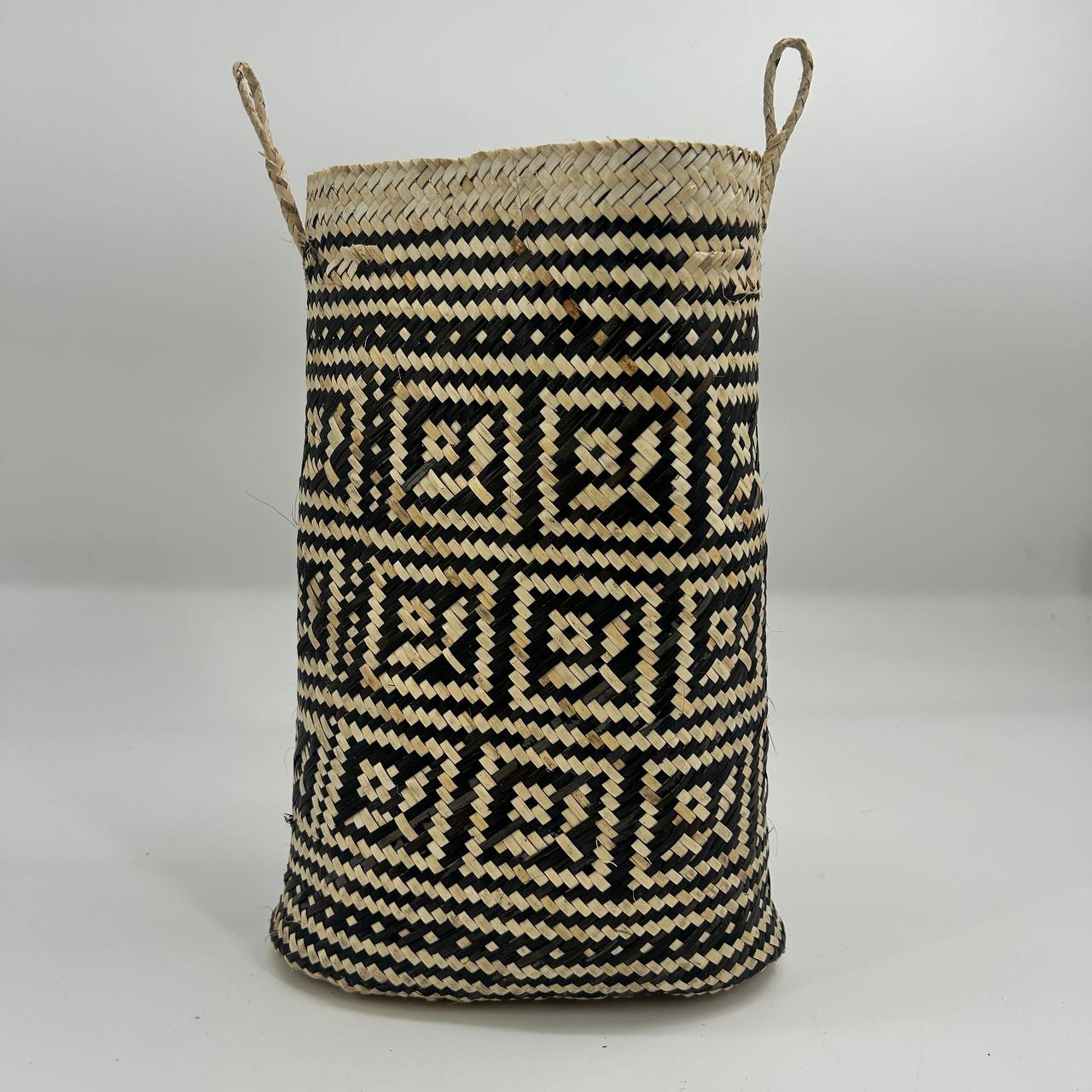 OVAL BELANYAT