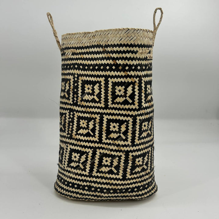 OVAL BELANYAT