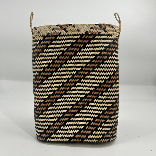 OVAL BELANYAT