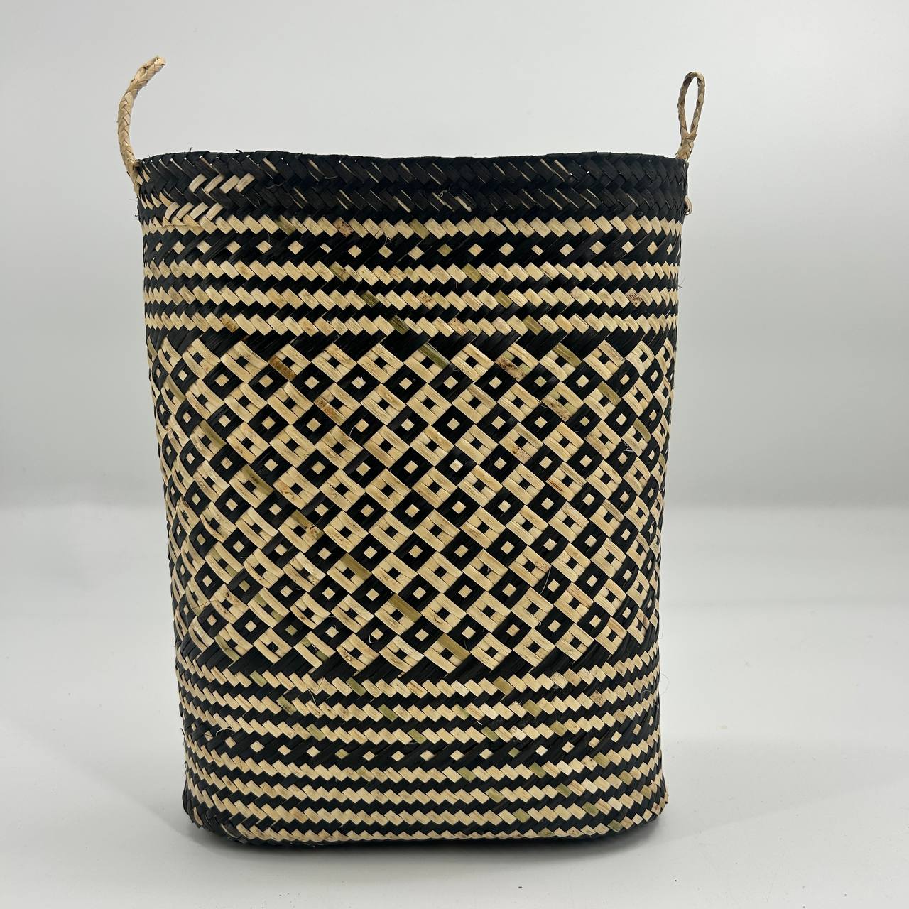 OVAL BELANYAT