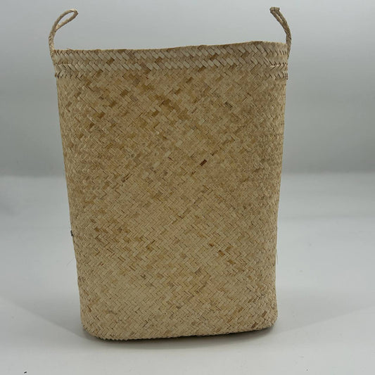 OVAL BELANYAT