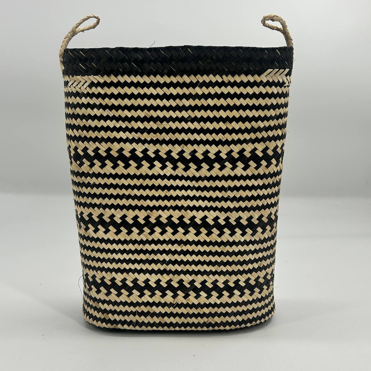 OVAL BELANYAT