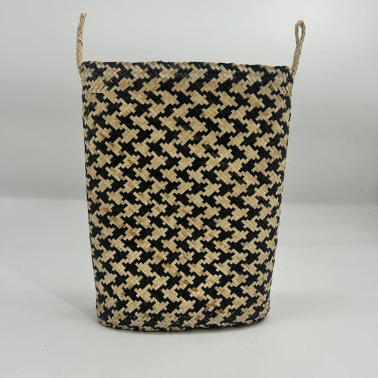 OVAL BELANYAT
