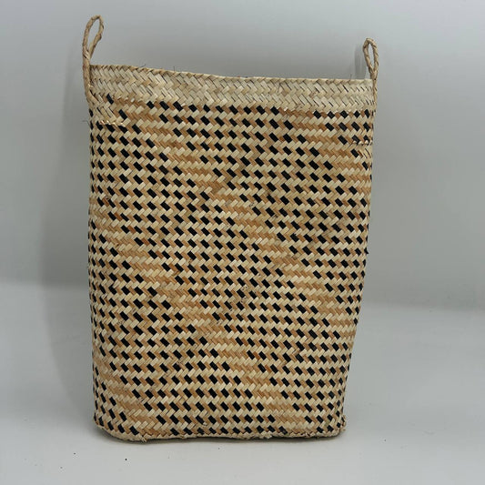 OVAL BELANYAT