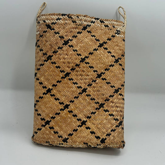 OVAL BELANYAT