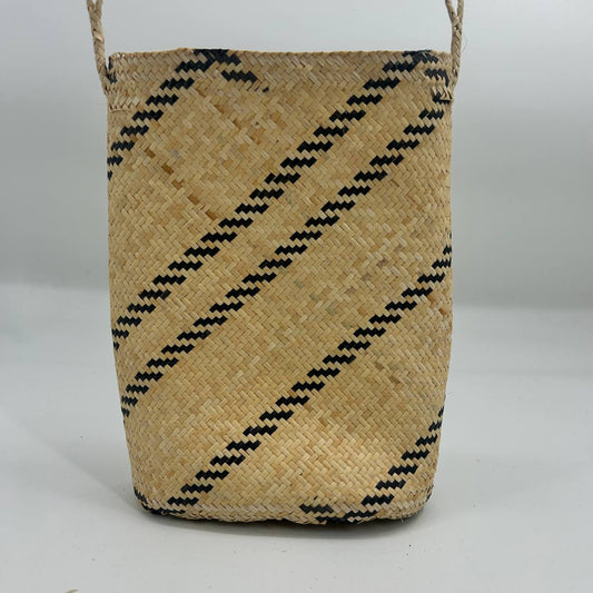 OVAL BELANYAT