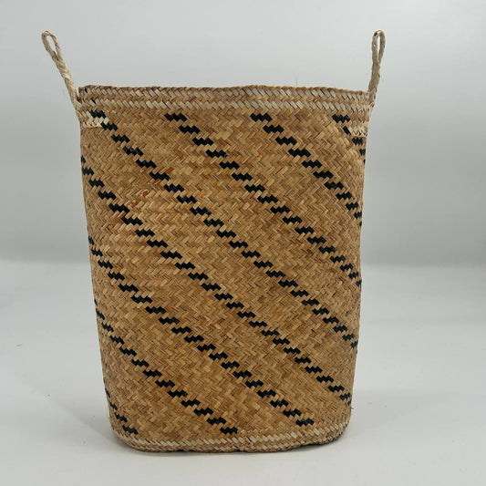 OVAL BELANYAT