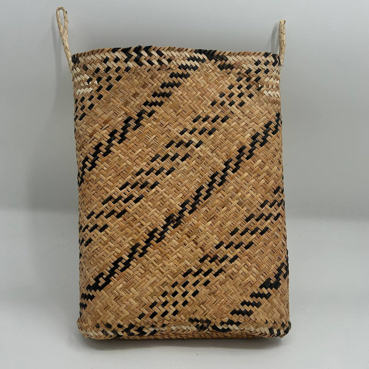 OVAL BELANYAT