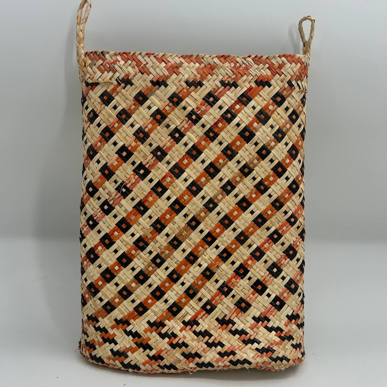 OVAL BELANYAT