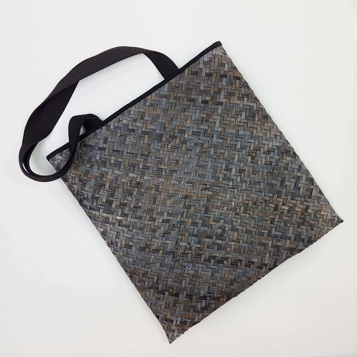 BLACK XL Tote 3