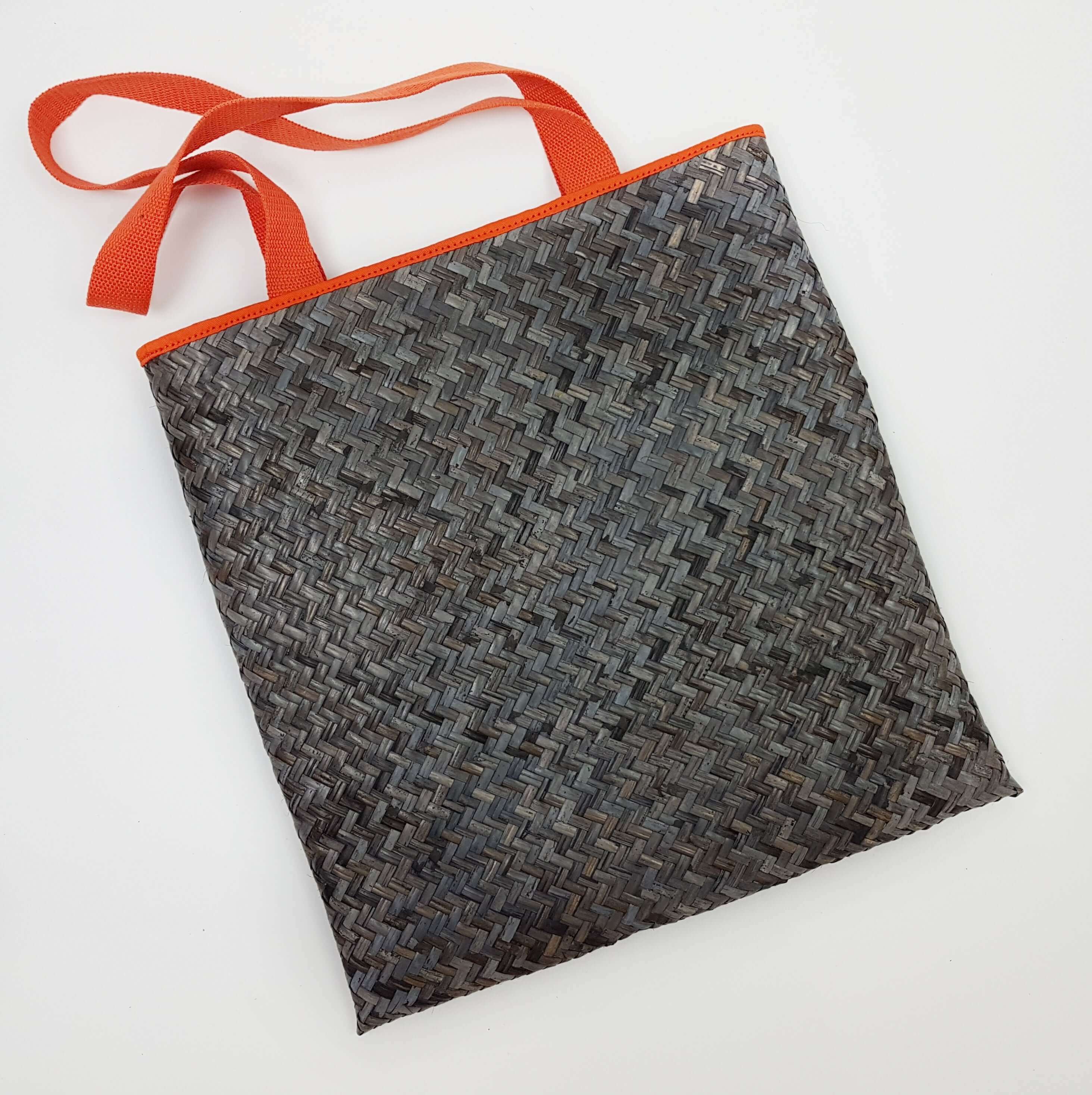 BLACK XL Tote 2