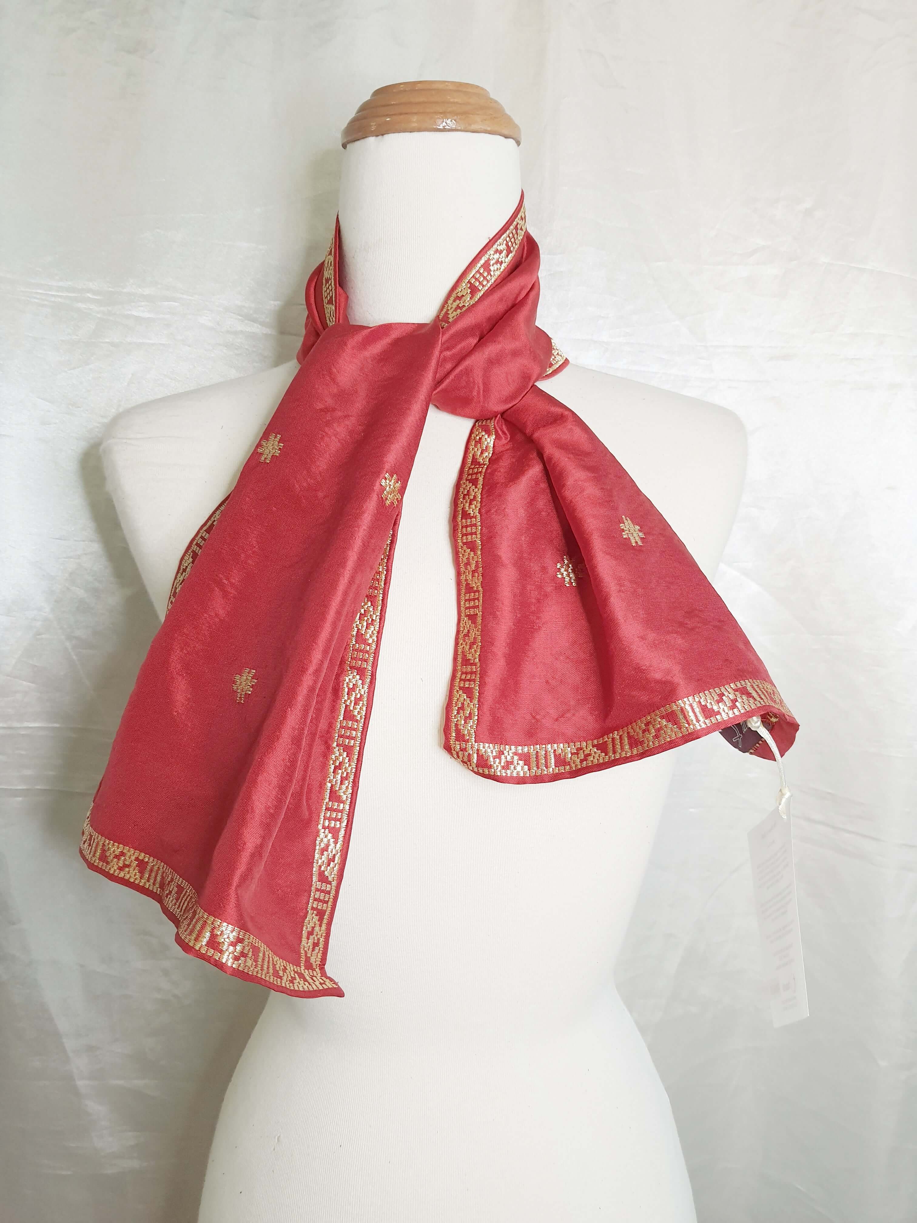 RANEE'S CLOTH Neck Scarves