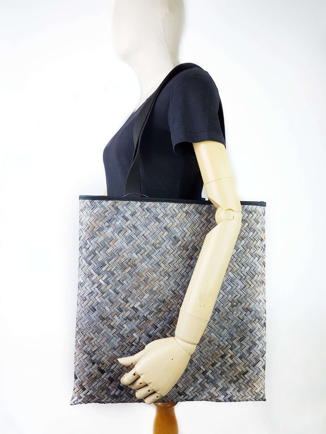 BLACK XL Tote 3